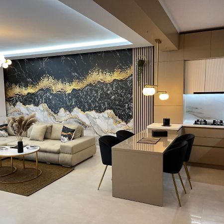 Sas 2 Luxury Apartments มามายา ภายนอก รูปภาพ