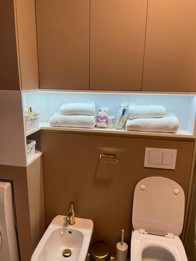 Sas 2 Luxury Apartments มามายา ภายนอก รูปภาพ