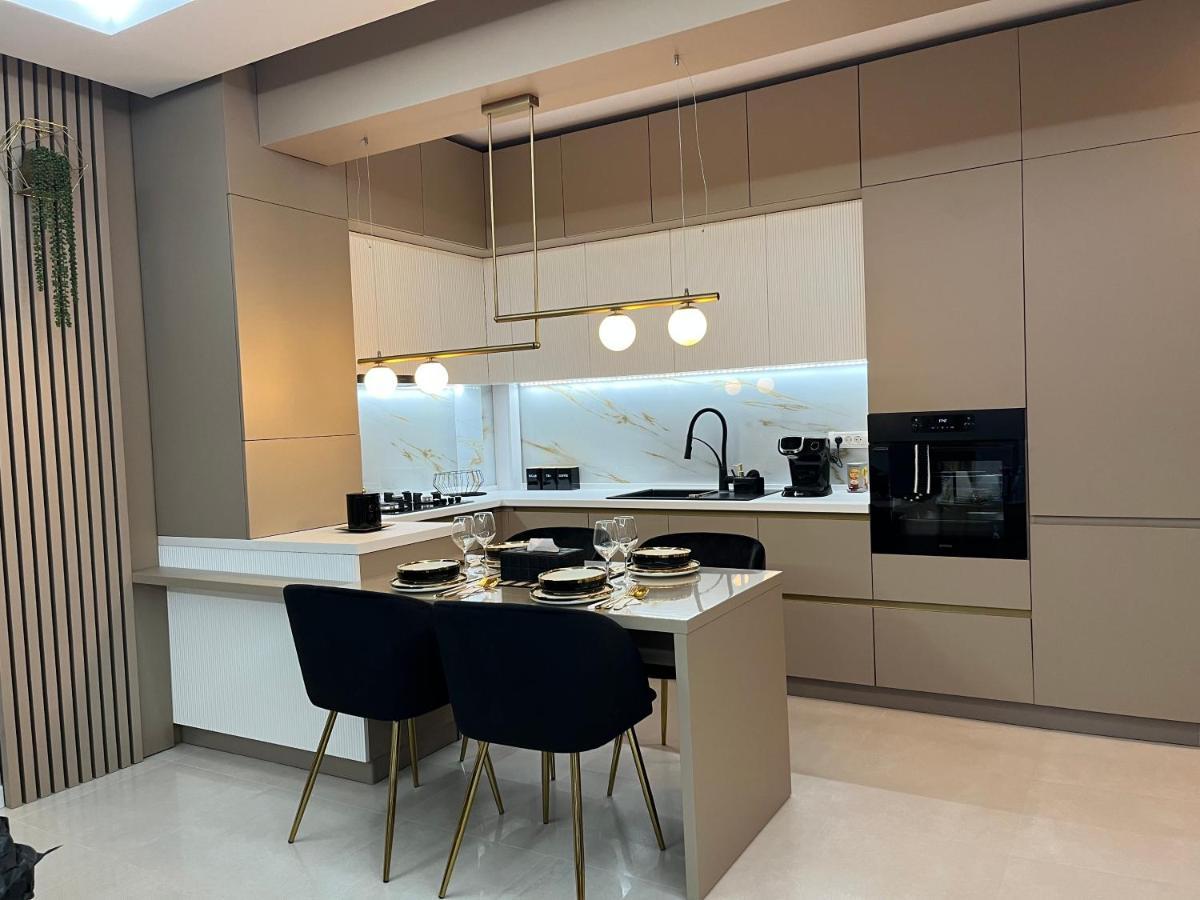 Sas 2 Luxury Apartments มามายา ภายนอก รูปภาพ