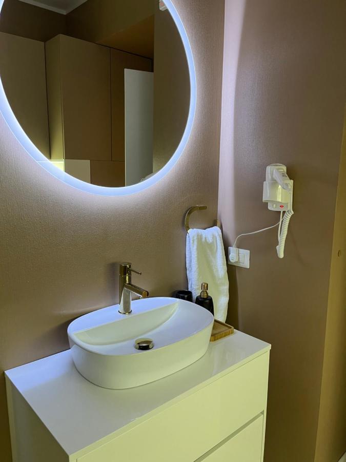 Sas 2 Luxury Apartments มามายา ภายนอก รูปภาพ